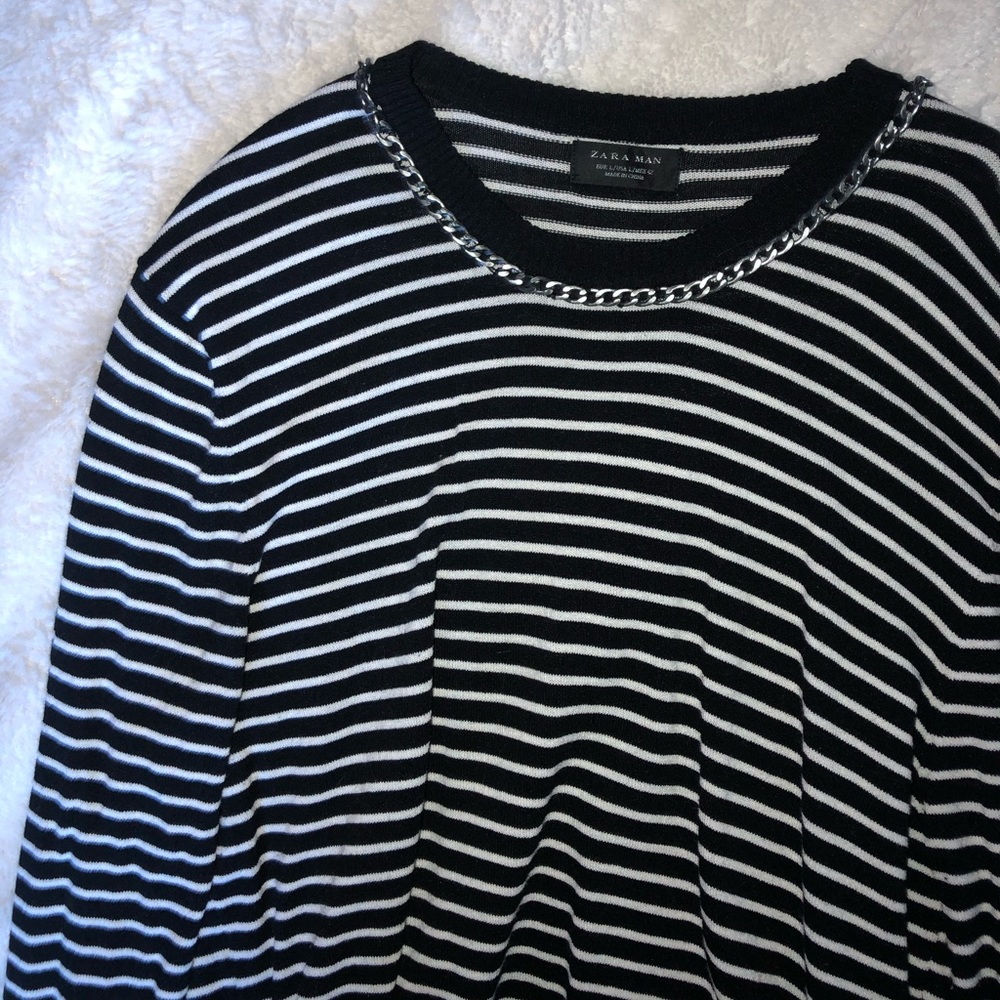 Zara 🖤 Man striped long sleeve shirt with chain.